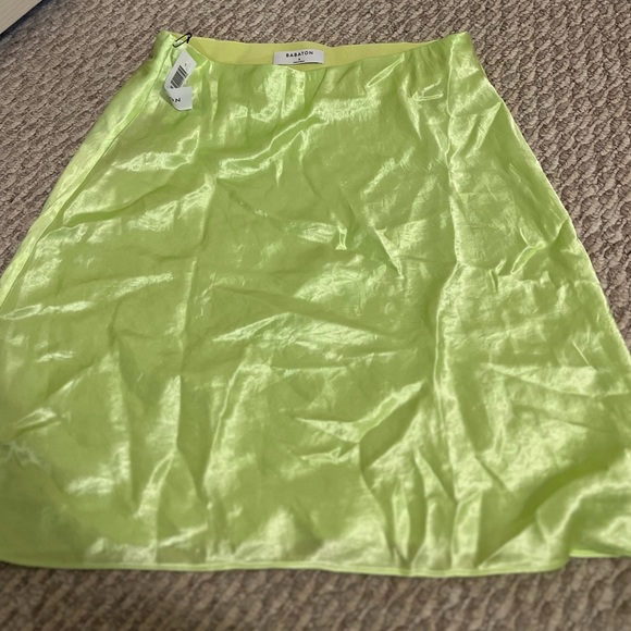 Babaton Silk Skirt green - Picture 2 of 3